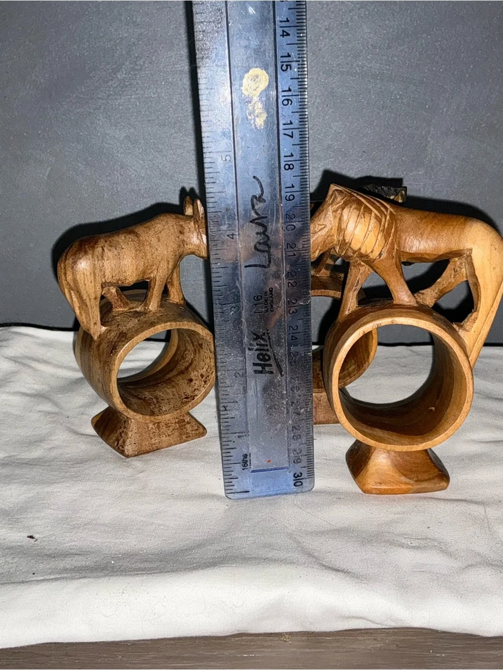 Set 5 African animal carved napkin rings lion elephant rhino